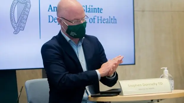 Les commentaires des responsables de la santé publique critiquant les tests rapides d'antigène Covid-19 vendus dans les supermarchés n'ont pas été utiles, a déclaré le ministre de la Santé Stephen Donnelly. Photographie: Gareth Chaney / Collins.