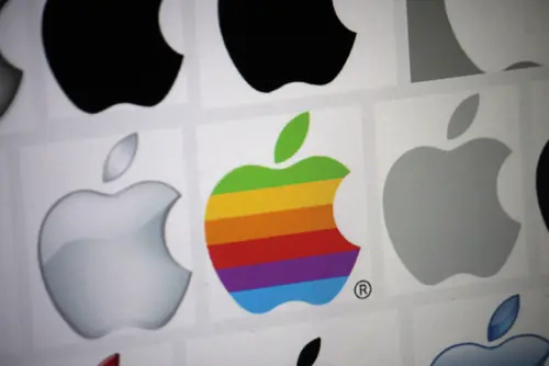 Apple limiterait les embauches l'année prochaine en réponse à une économie difficile.