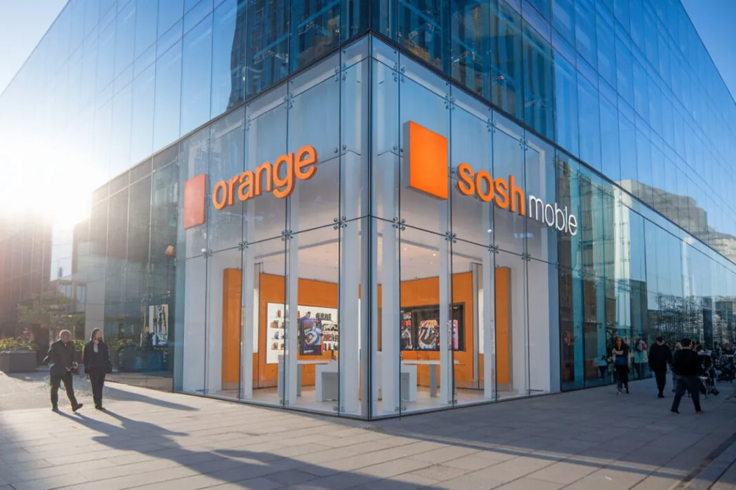 Façade d'un magasin Orange et Sosh en ville