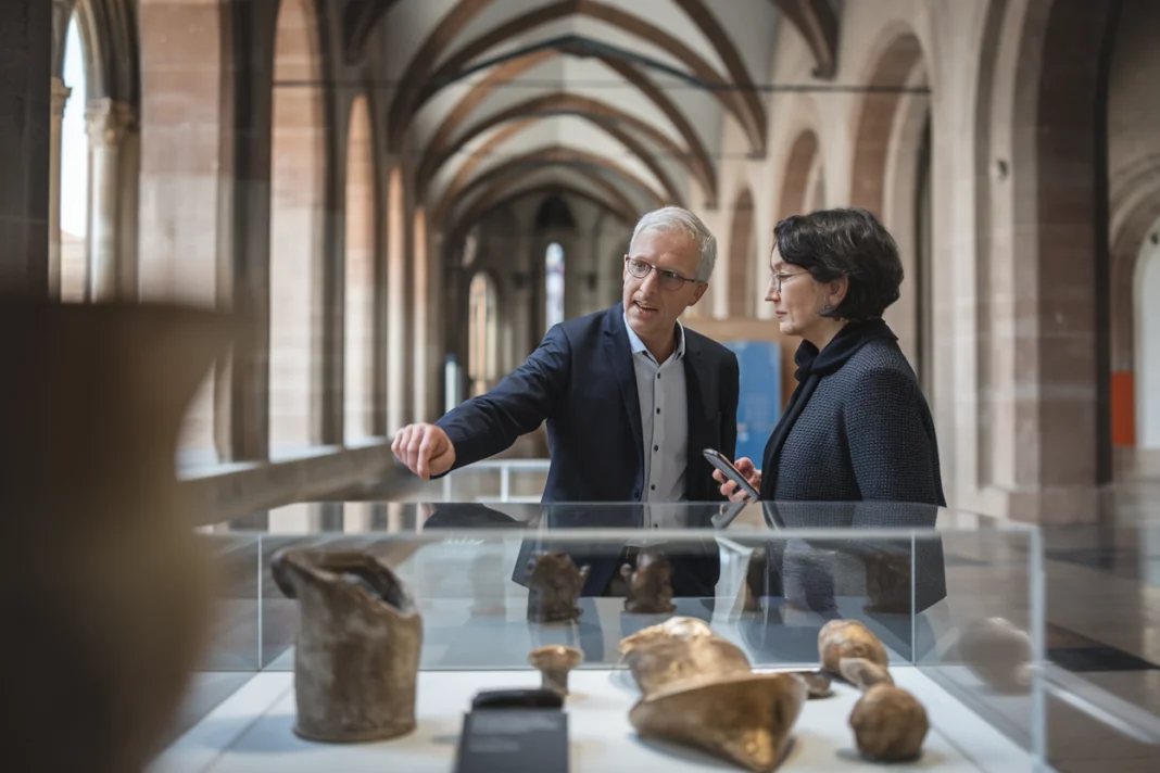 2 lieux emblématiques, 40 pièces et documents rares, Saint-Martin à Angers expose l'Anjou, ce que personne n'attendait